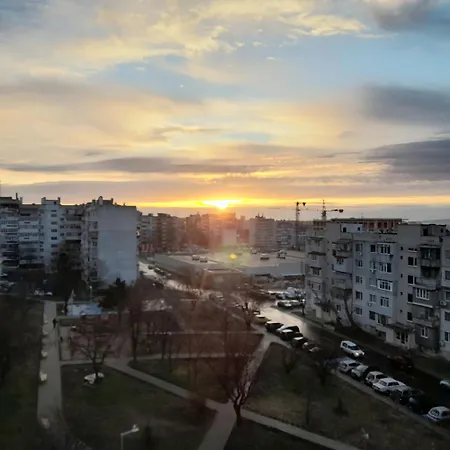 Cozy With Balcony On The Black Sea- Part Of The Family 'vicki Várna