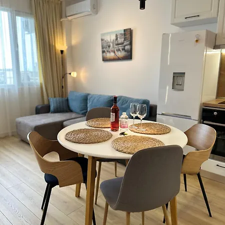 Cozy With Balcony On The Black Sea- Part Of The Family 'vicki Várna