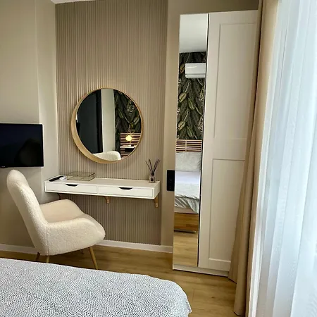 Cozy With Balcony On The Black Sea- Part Of The Family 'vicki Apartman